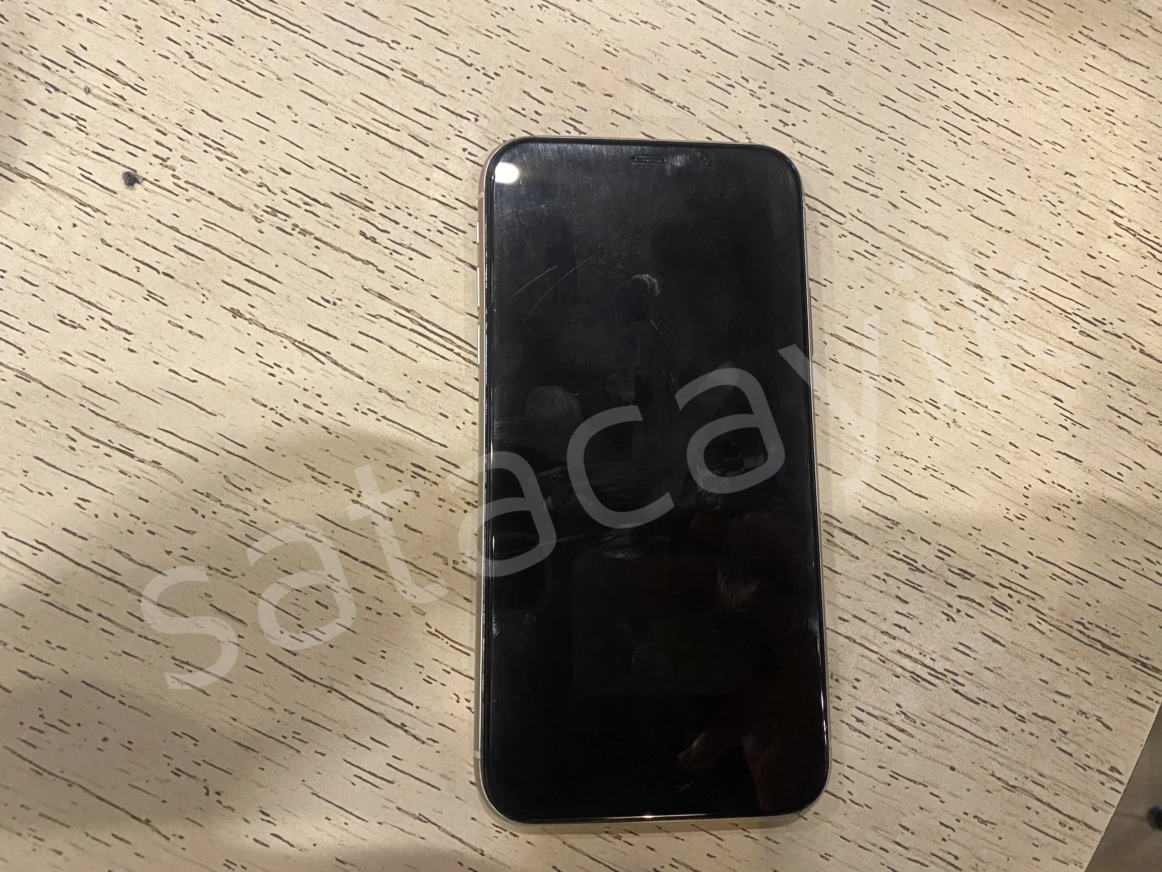 IPHONE 11 KKTC KAYITLI UYGUNA VERILECE